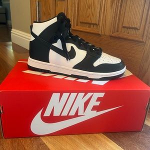 Nike Dunk High White & black (Pandas).Brand new/Never worn. Women’s 9 Men’s 7.5